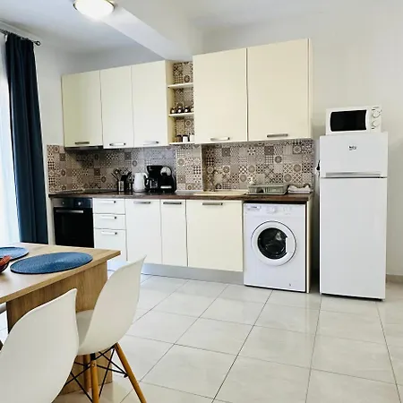 Sunny Apartment Siviri